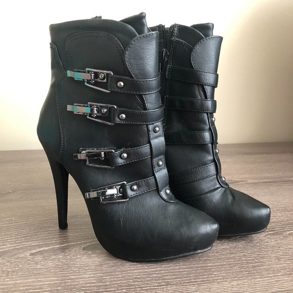 Shi by JOURNEYS Shoes - NWOT Faux Leather Black Buckle Heeled Booties Size 7M